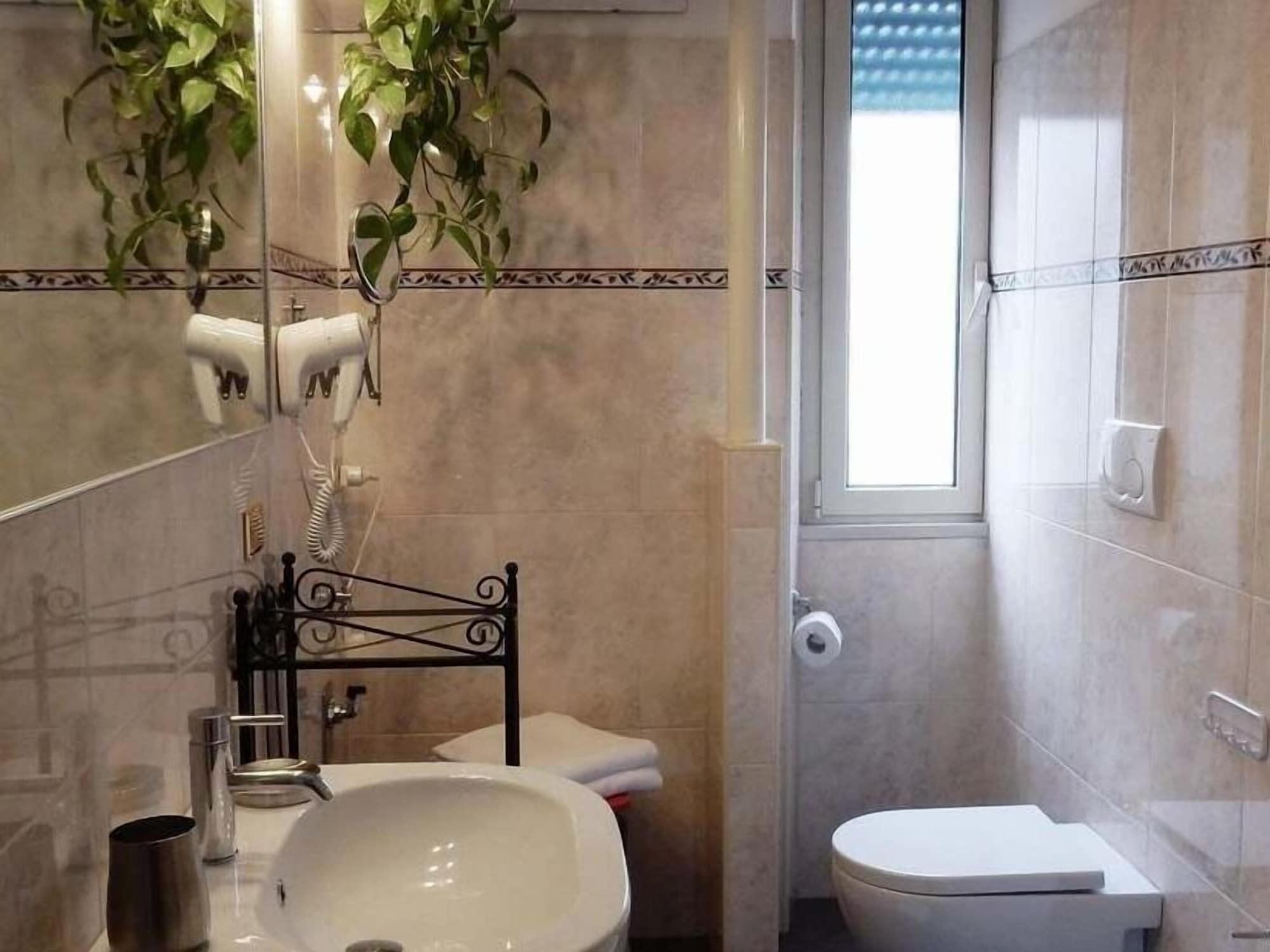 Romulus Rex Hotel Eksteriør billede